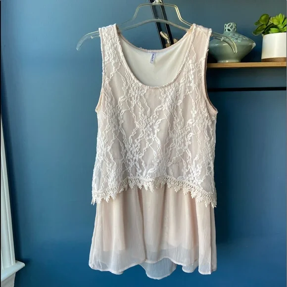 Studio Y Blush Lace Sleeveless Top- Size M in Good Condition - Picture 1 of 8